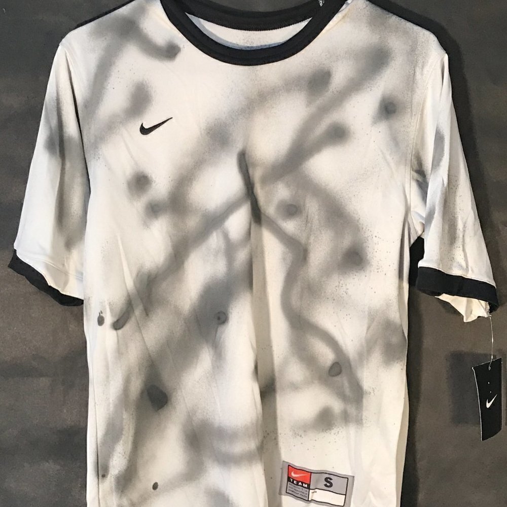 NWT NIKE Futbol Soccer Spay Paint Activewear Athletic Workout Jersey - Picture 4 of 12